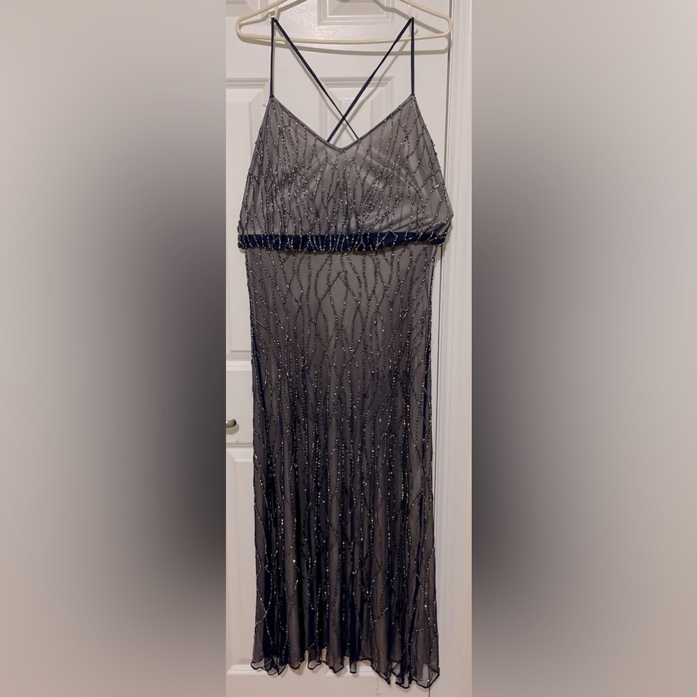 ADRIANNA PAPELL Hand-Beaded Blouson Long Sleeveless Gown In Navy Blue.